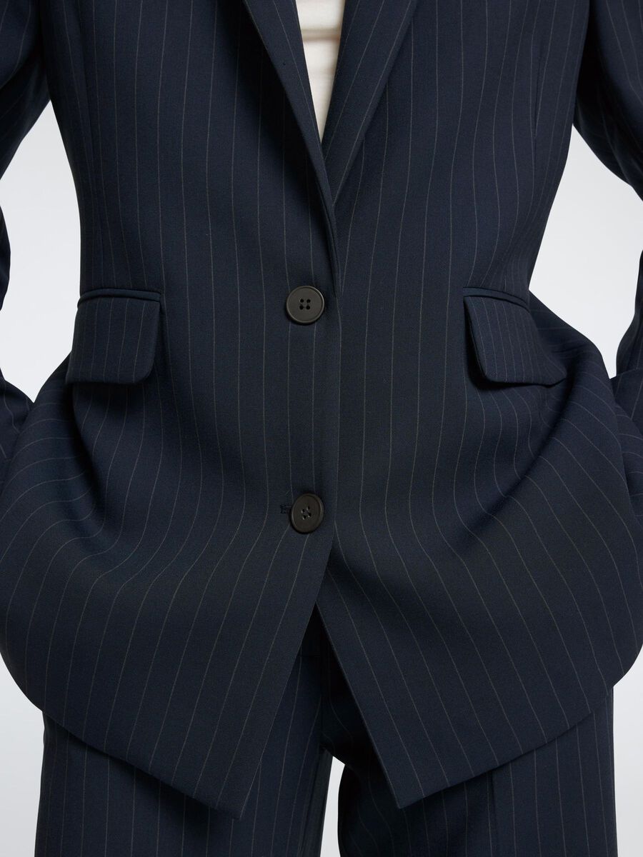 Relaxed blazer pin stripe