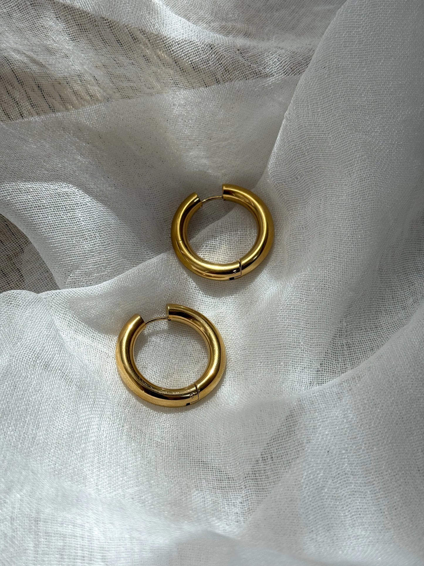 Luna earrings Gold