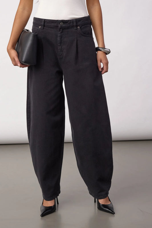 Akira barrel pants Black