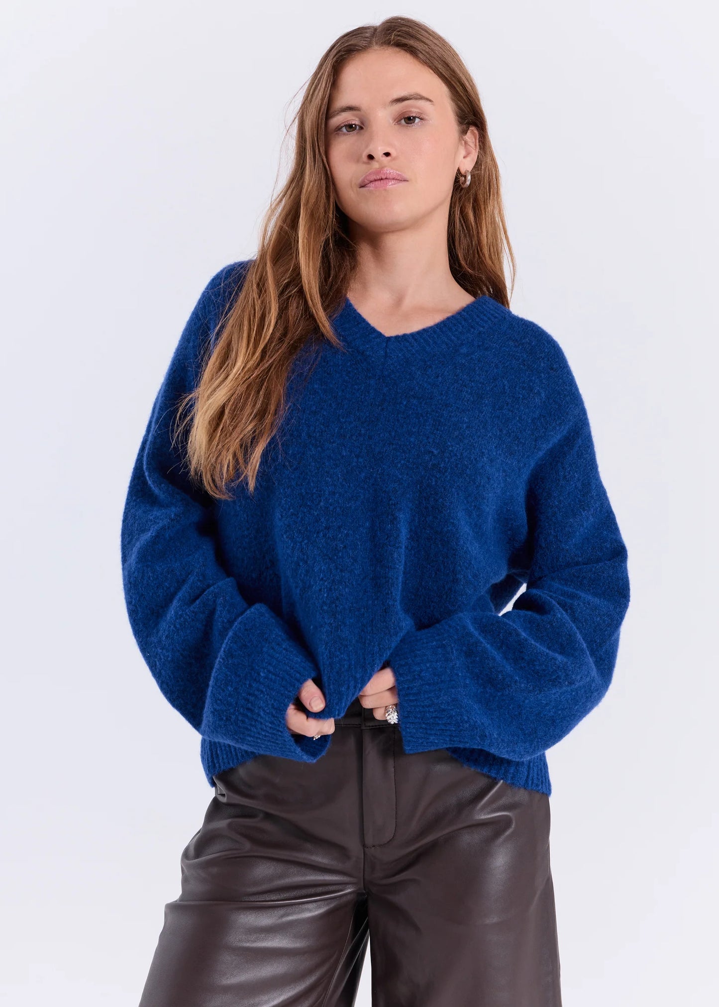 Hali v-neck knit Blue