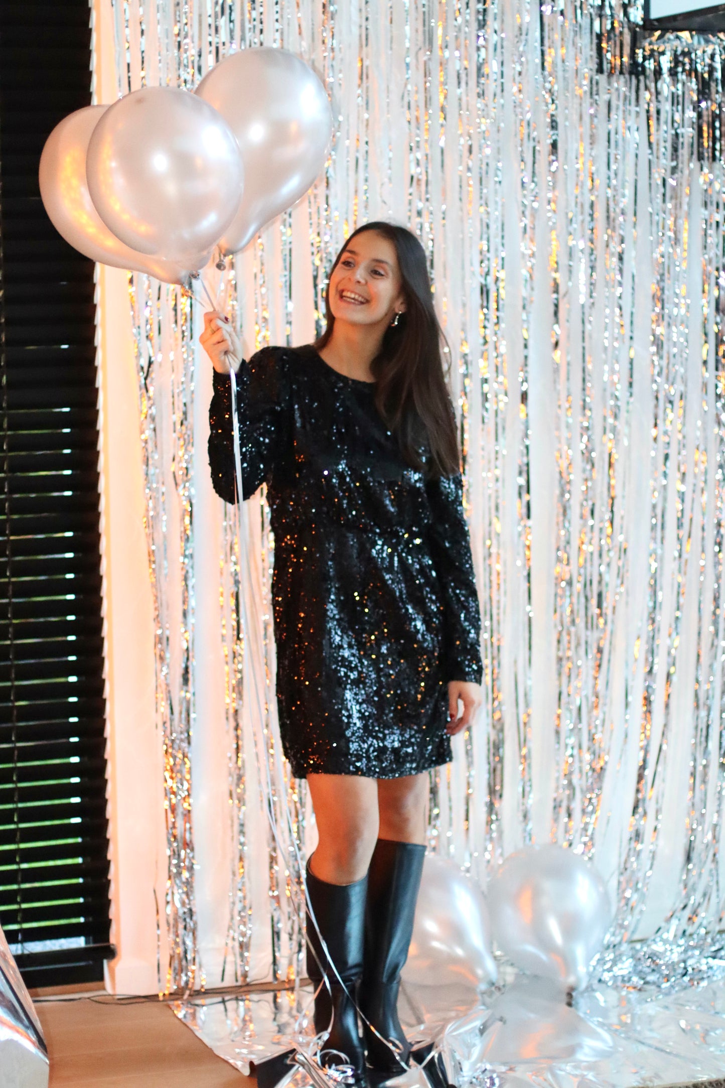 Ari-Colyn Short Sequins Dress Black
