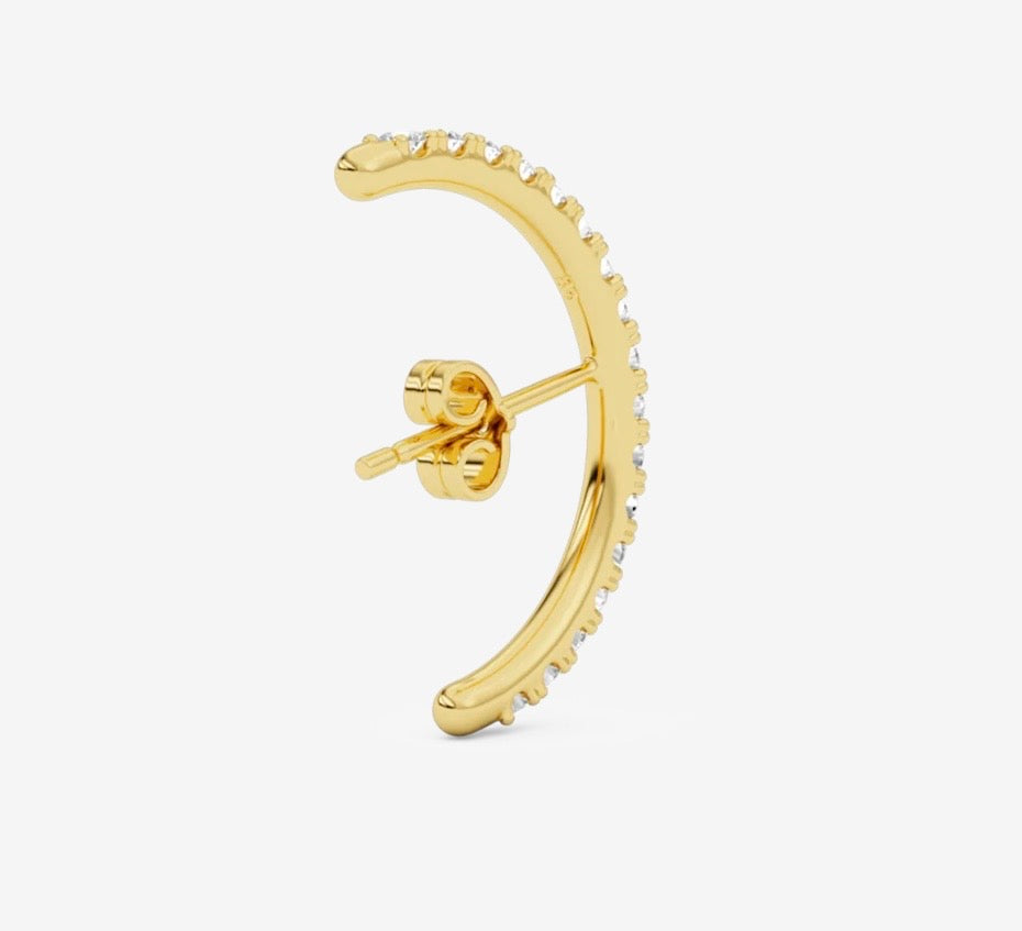 Diamond hug earstud 30 Gold diamond