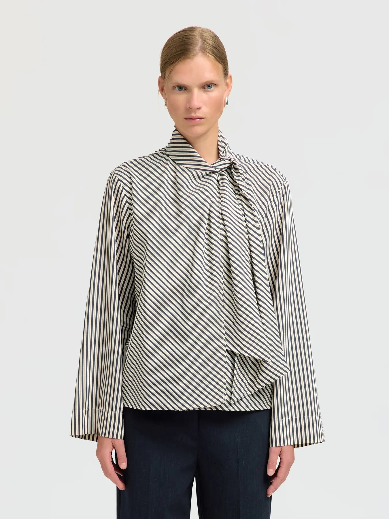 Charlotte LS scarf top Black/ White stripe