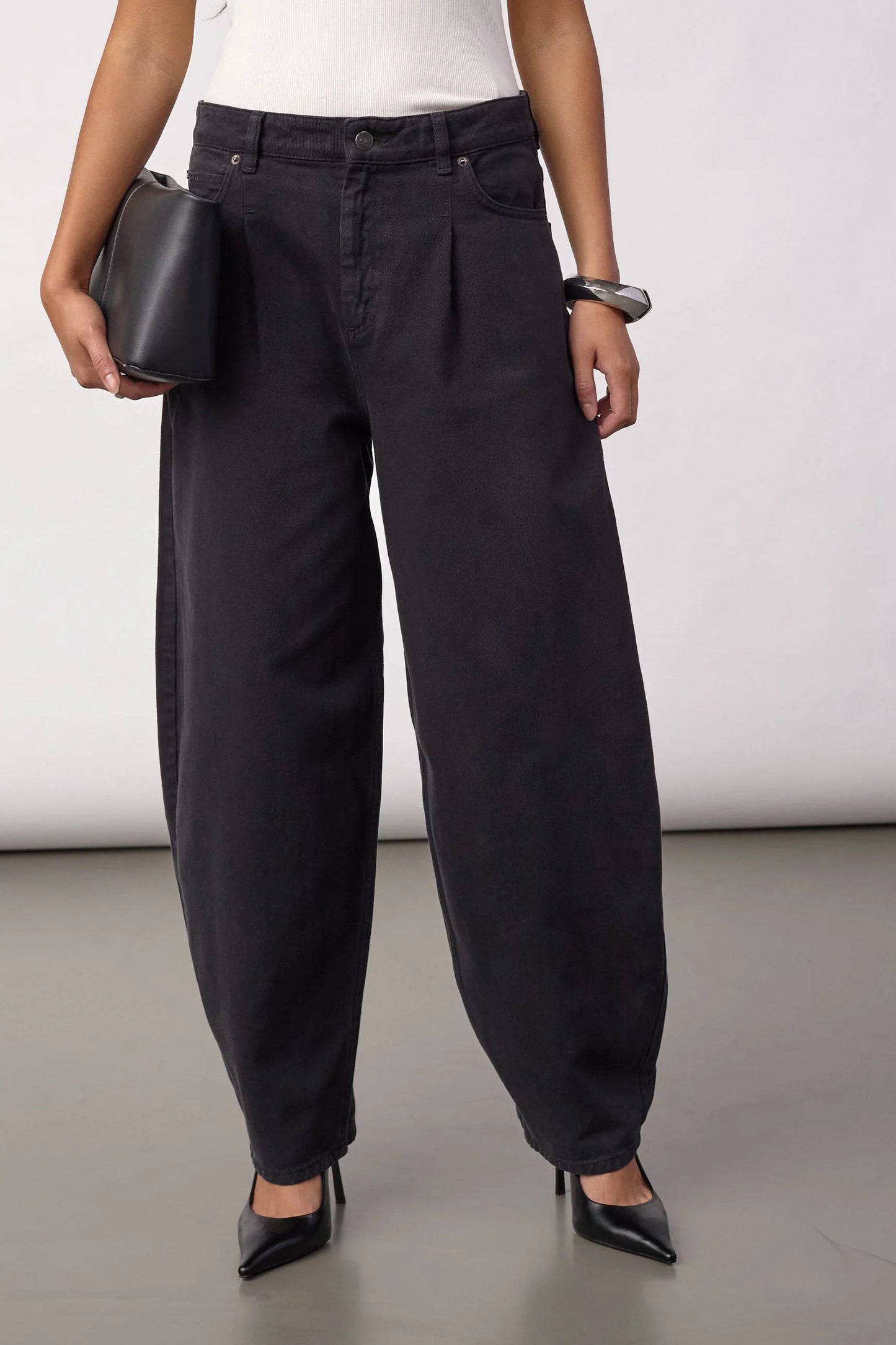 Akira barrel pants Black