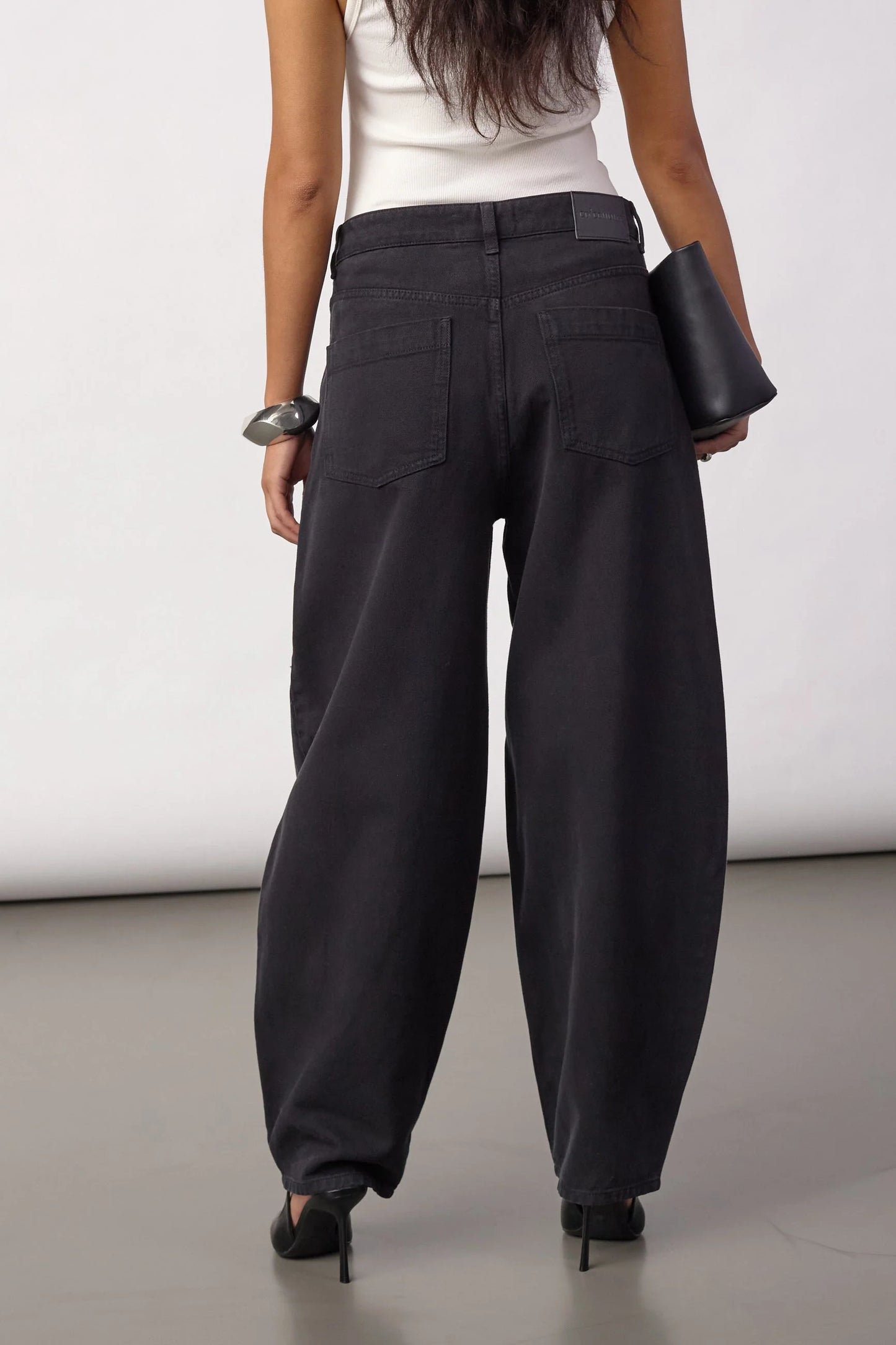 Akira barrel pants Black