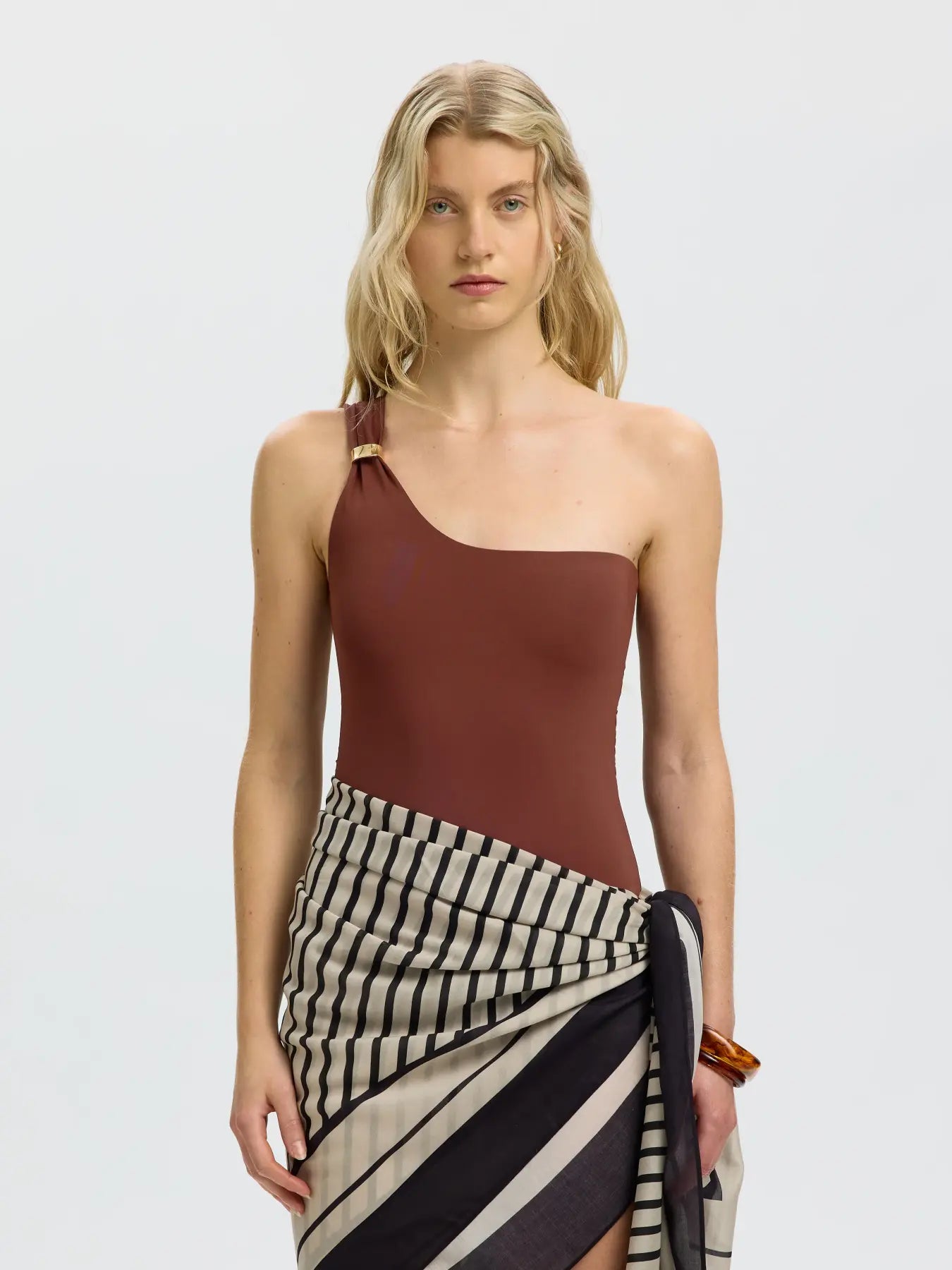 Bari one shoulder swimsuit Cherry mahogny