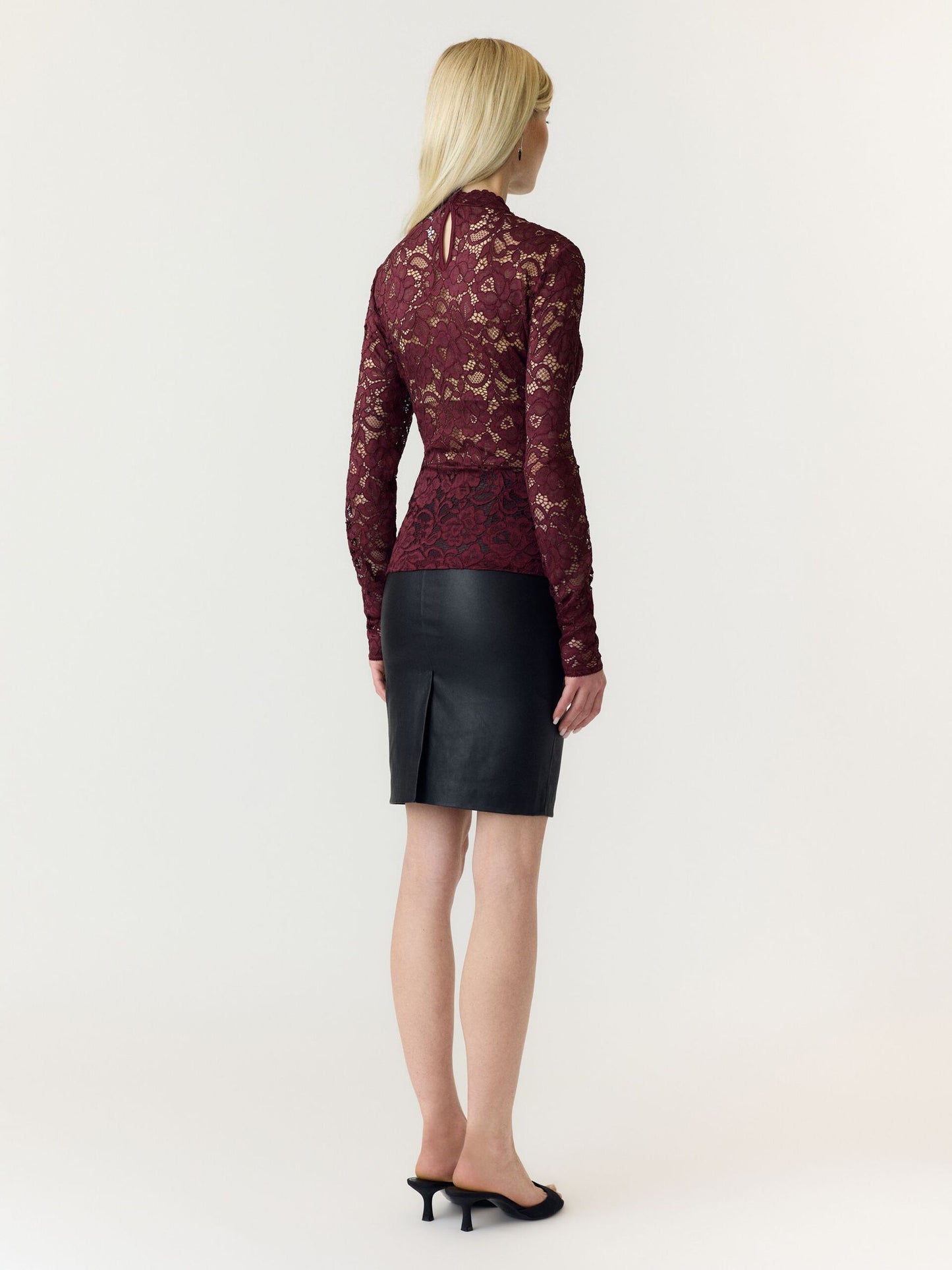 Lacey LS lace top Port royale