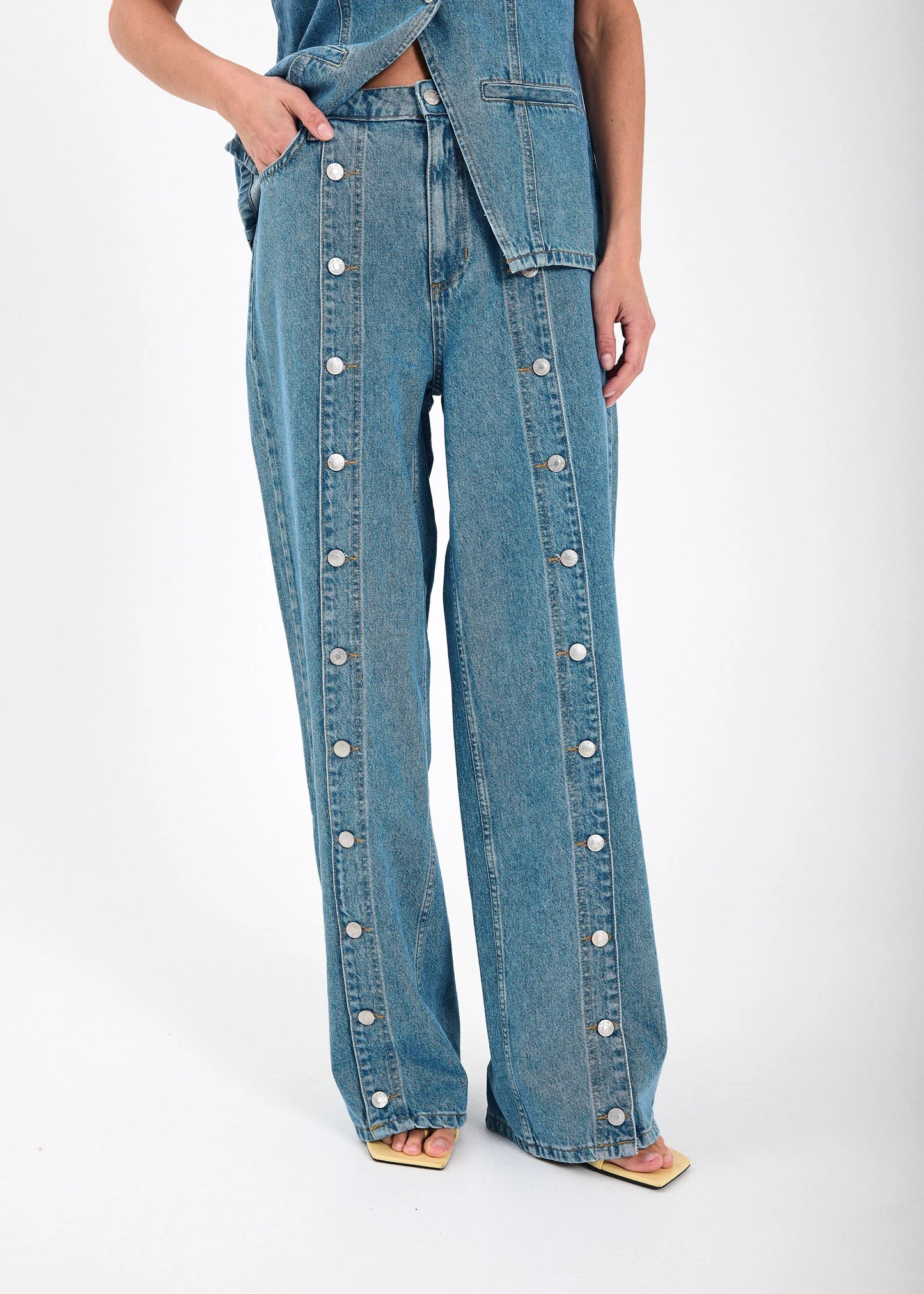 Kenzie wide button jeans Medium blue denim