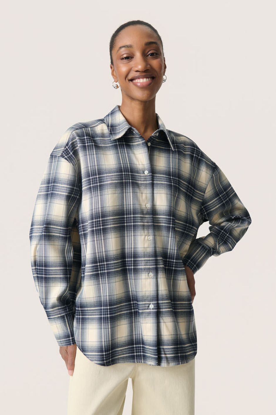 Pamala shirt LS Navy checks